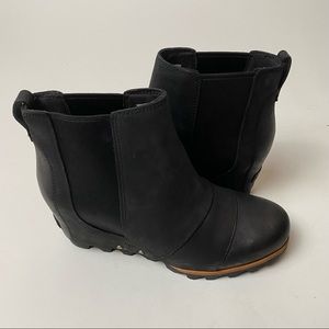 Sorel Lea Wedge Boots Chelsea Black Leather 8.5